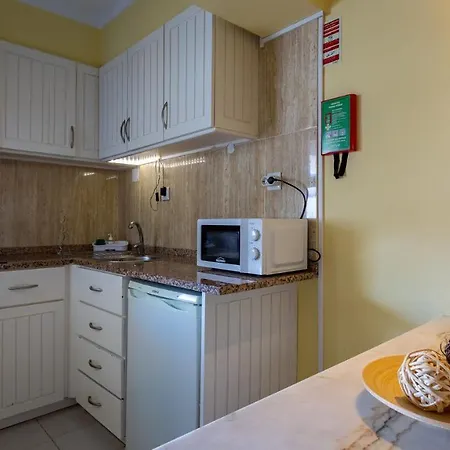 Lovelystay - Sunny Apartment In Praia Da Rocha Apartmán *